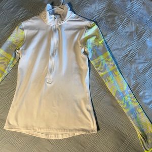 Nike woman's quarter zip athletic pullover. Like new. Long sleeves, medium.